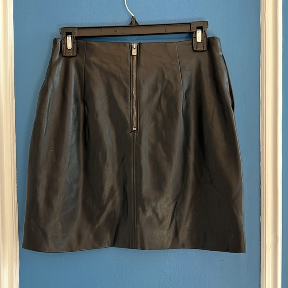 Hollister Faux Leather Black High Rise Mini Skirt - Size S - Picture 2 of 10